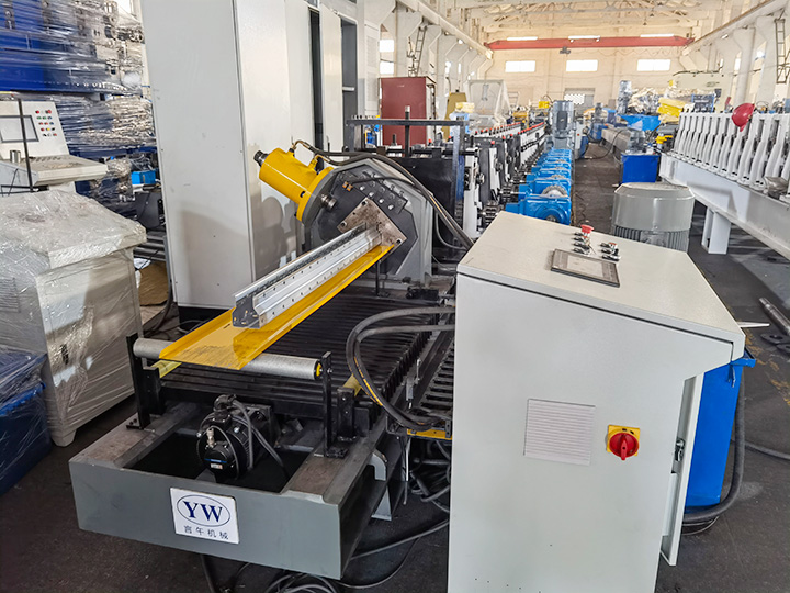 貨架立柱成型機